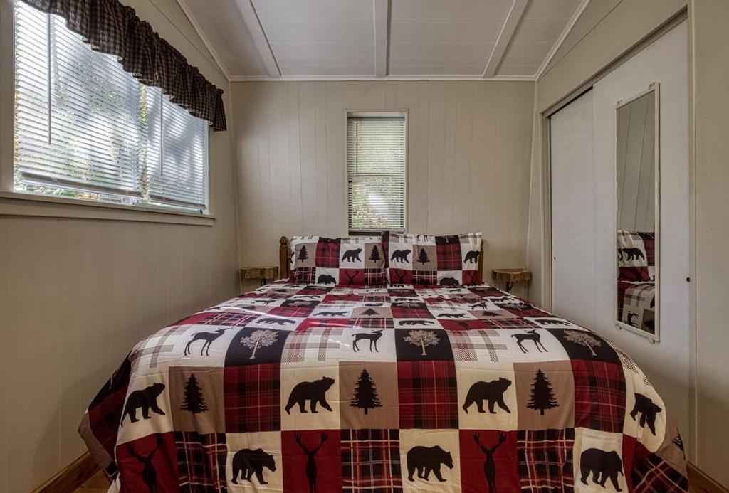 Four Bears Den, Hot Tub, 1089 Of Free Attraction Tickets For Each Paid Day, Dollywood And More 개틀린버그 외부 사진