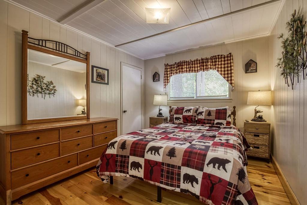 Four Bears Den, Hot Tub, 1089 Of Free Attraction Tickets For Each Paid Day, Dollywood And More 개틀린버그 외부 사진