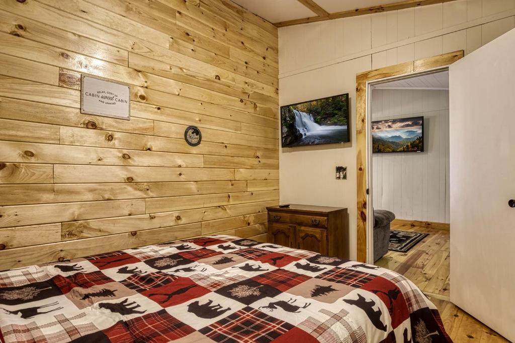 Four Bears Den, Hot Tub, 1089 Of Free Attraction Tickets For Each Paid Day, Dollywood And More 개틀린버그 외부 사진